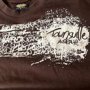 Townsville Australia Shirt  - Adult Small - Like new